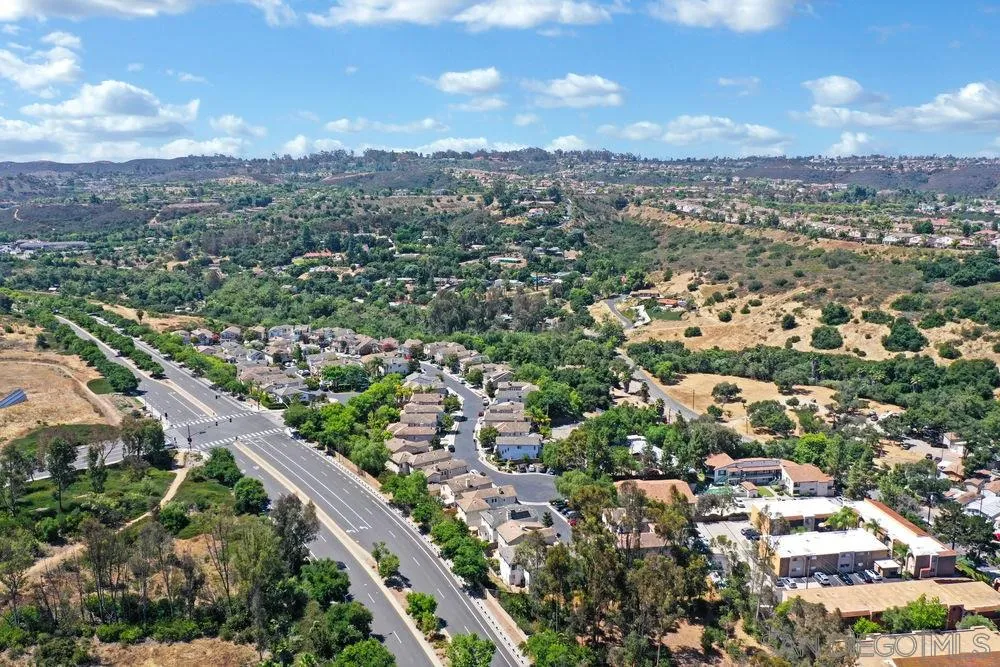 12285 Pepper Tree Lane Poway, CA 92064 - Photo 9 of 25 Gallery Image 9