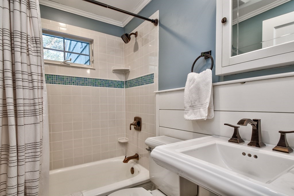 11 MacArthur Road Natick, MA 01760 - Photo 17 of 25 Gallery Image 17