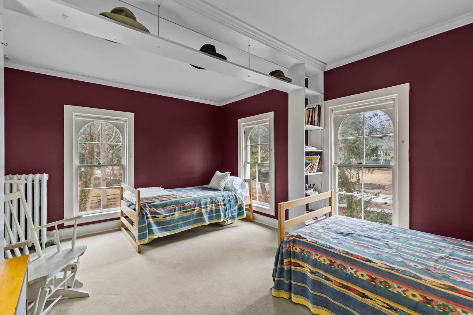 595 Washington Road Lake Forest, IL 60045 - Photo 20 of 28 a bedroom with a bed and a window