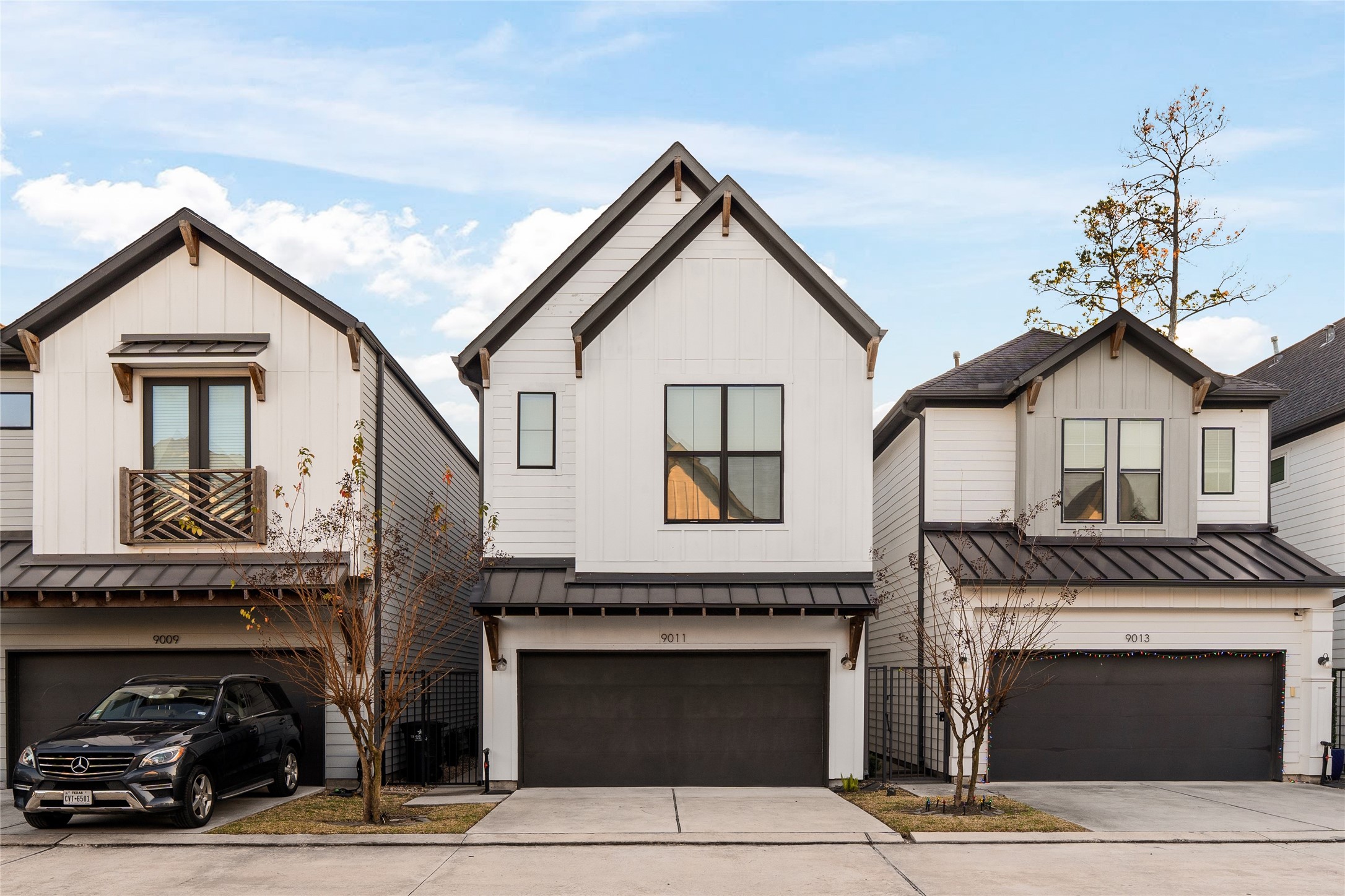 9011 Wellspring Drive Houston, TX 77080 - Photo 1 of 24 a view of front door and a yard