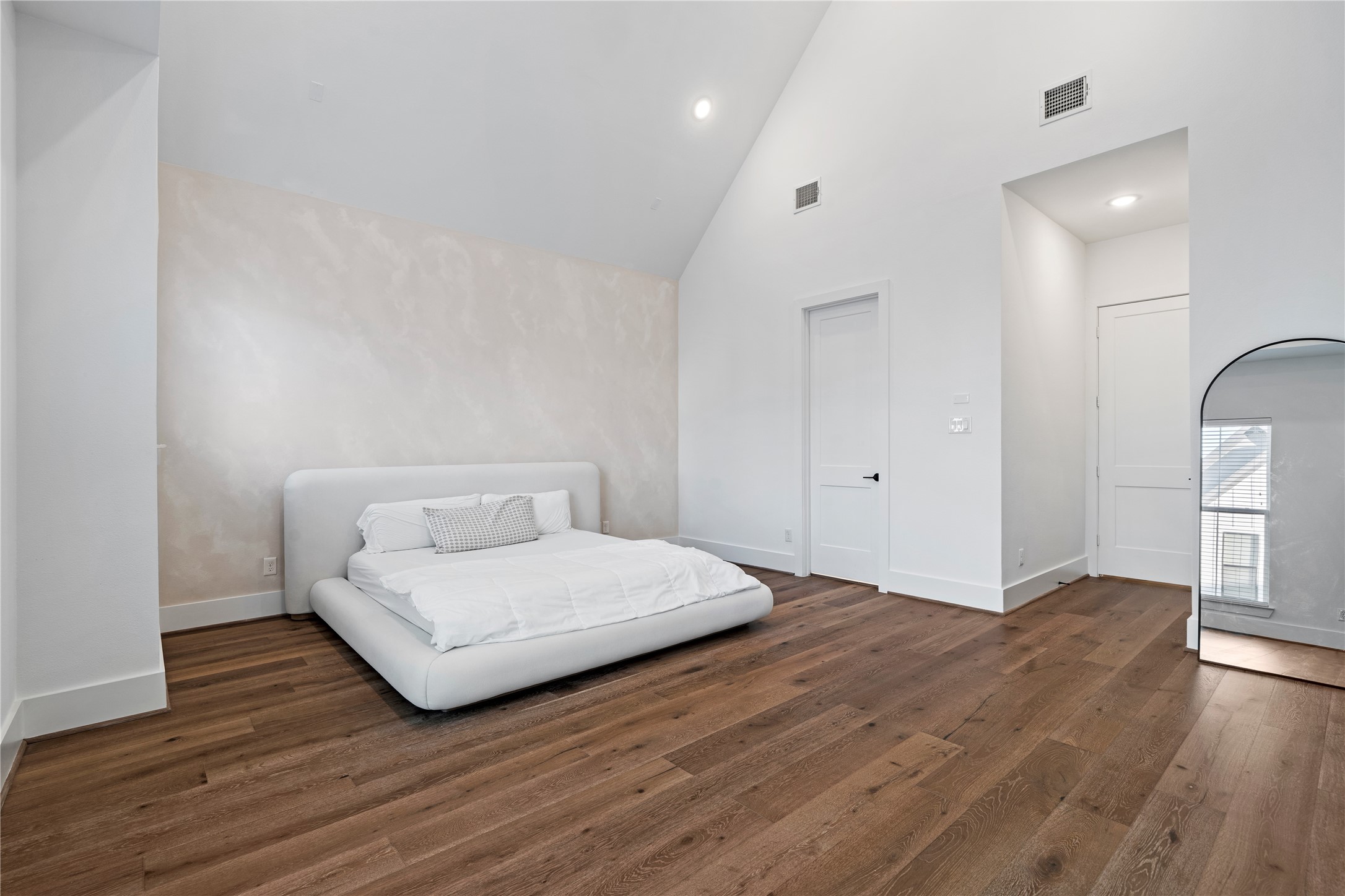 9011 Wellspring Drive Houston, TX 77080 - Photo 16 of 24 a bedroom with a bed and a potted plant