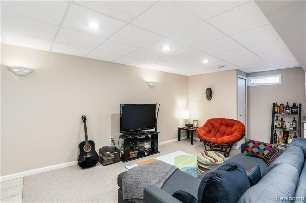 403 Whitney Drive Rochester Hills, MI 48307 - Photo 18 of 25