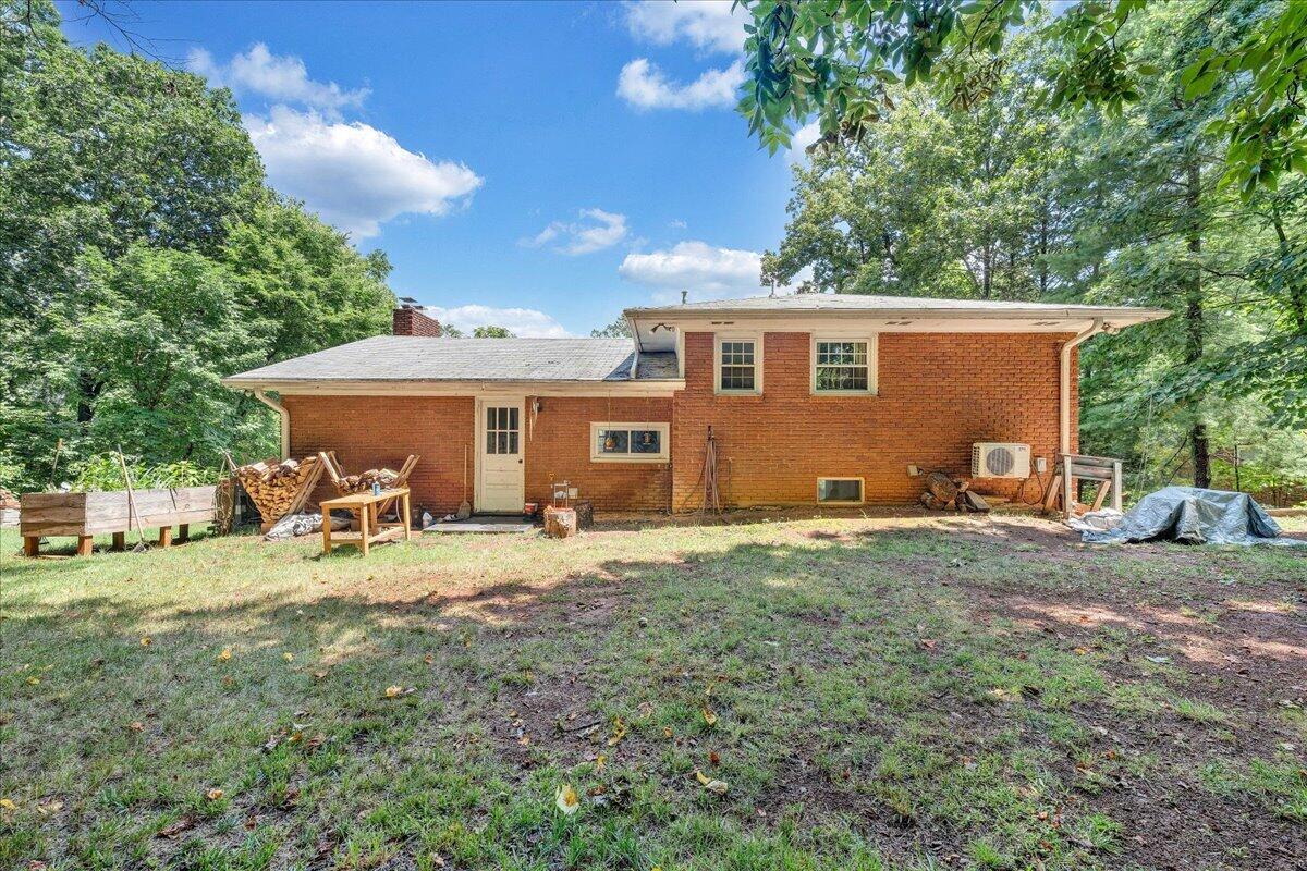 731 Eddies Road Salem, VA 24153 - Photo 35 of 48 Rear exterior with spacious yard