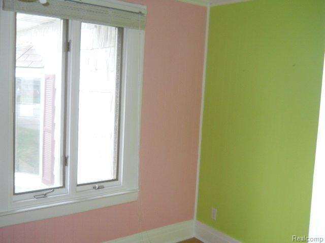 18741 Martin Road Roseville, MI 48066 - Photo 9 of 10 5-7 087.jpg