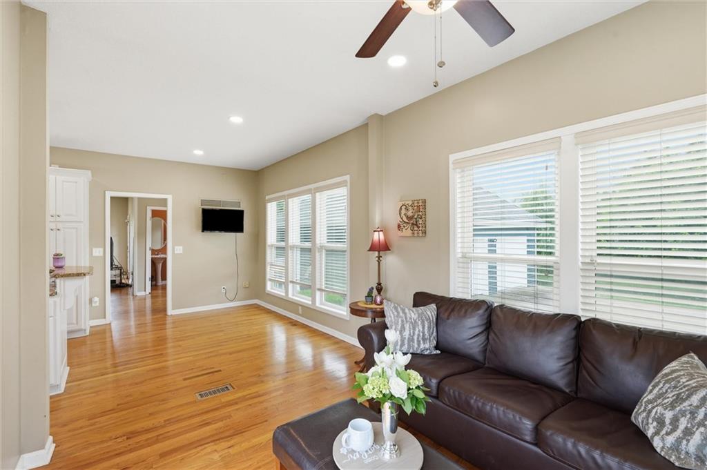 25290 Quivira Road Louisburg, KS 66053 - Photo 9 of 41