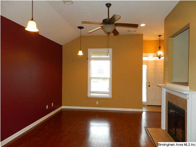 129 Roscommon Road Tuscaloosa, AL 35405 - Photo 2 of 31