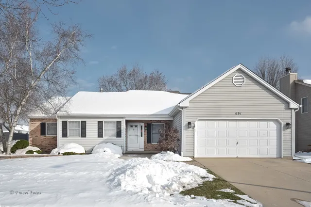 $359,900 | 691 Canyon Lane, Elgin, IL 60123