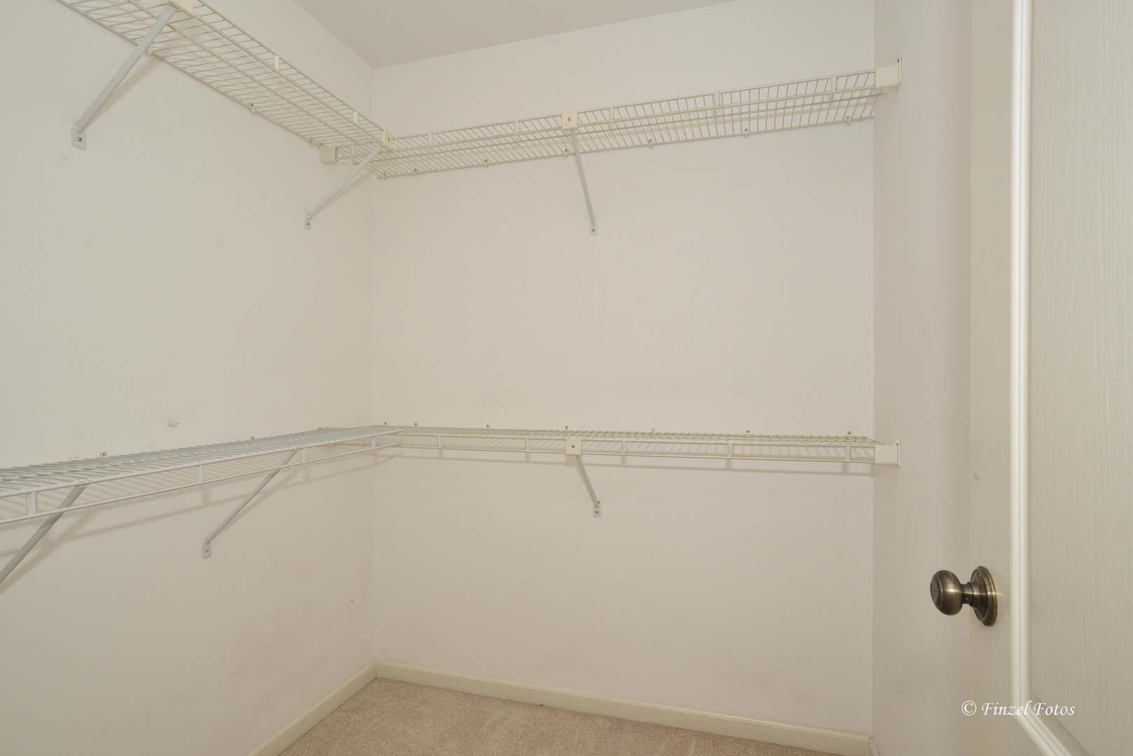 691 Canyon Lane Elgin, IL 60123 - Photo 11 of 17 a view of a room