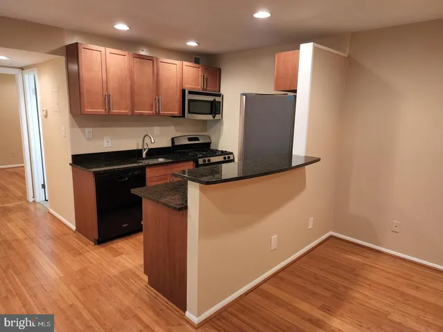 $230,000 | 7723 Donnybrook Court, Unit 105, Annandale, VA 22003