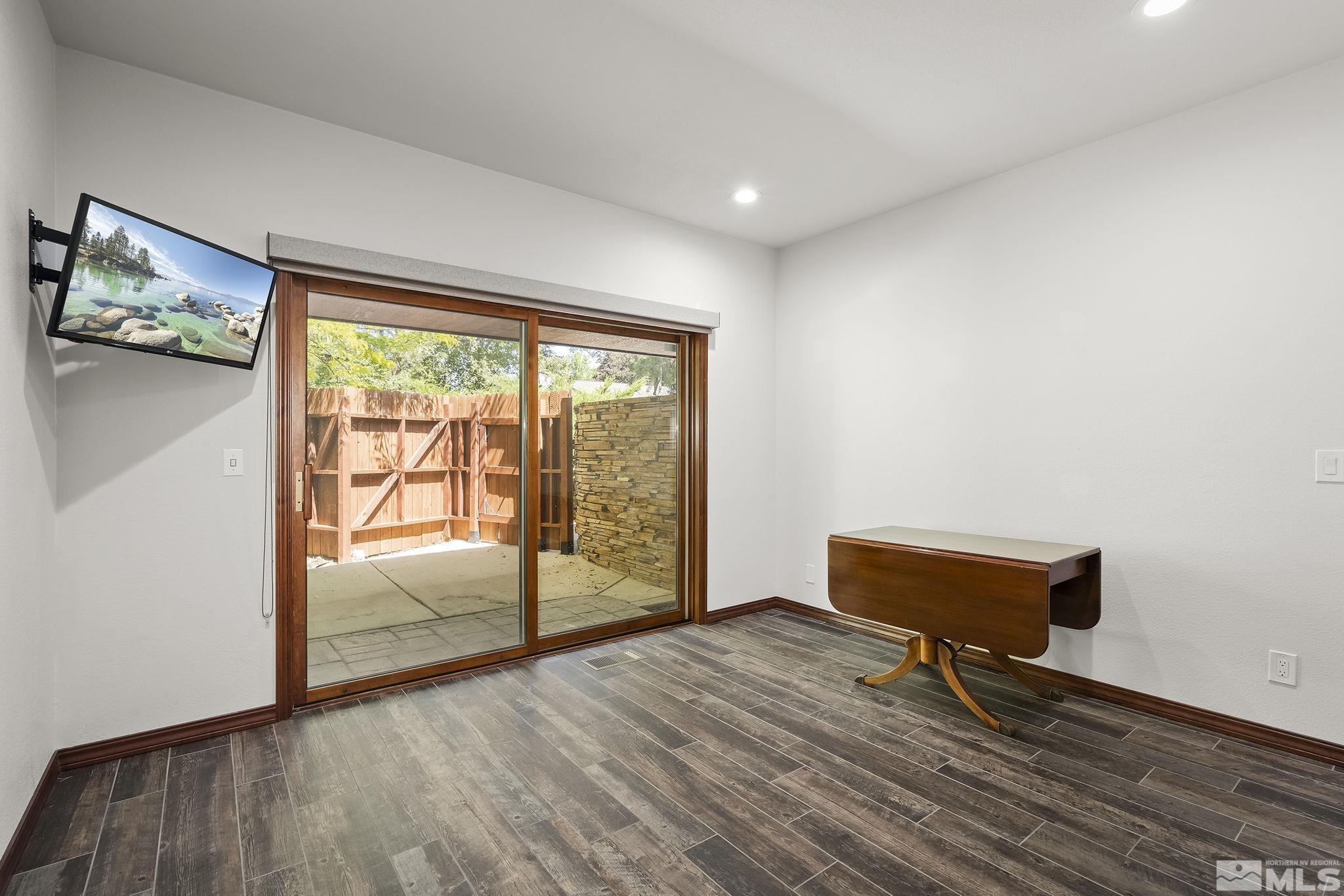 2800 East Lake Ridge Reno, NV 89519 - Photo 27 of 40 a view of a livingroom with a workspace