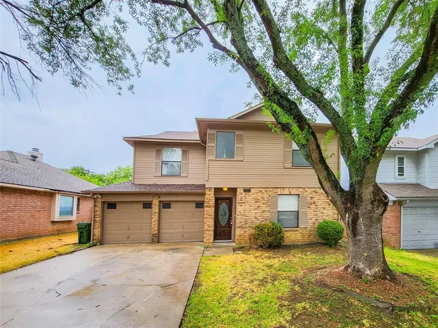 $1,995 | 823 Wyndham Place, Arlington, TX 76017