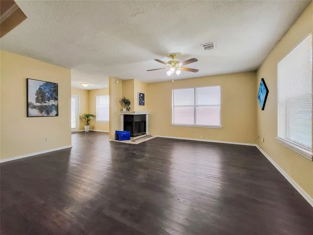 $1,995 | 823 Wyndham Place, Arlington, TX 76017