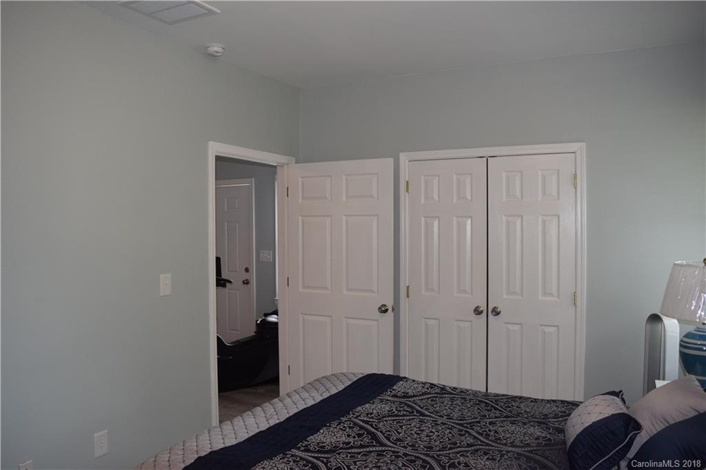 324 Kimmswick Road Charlotte, NC 28214 - Photo 11 of 23 Gallery Image 11