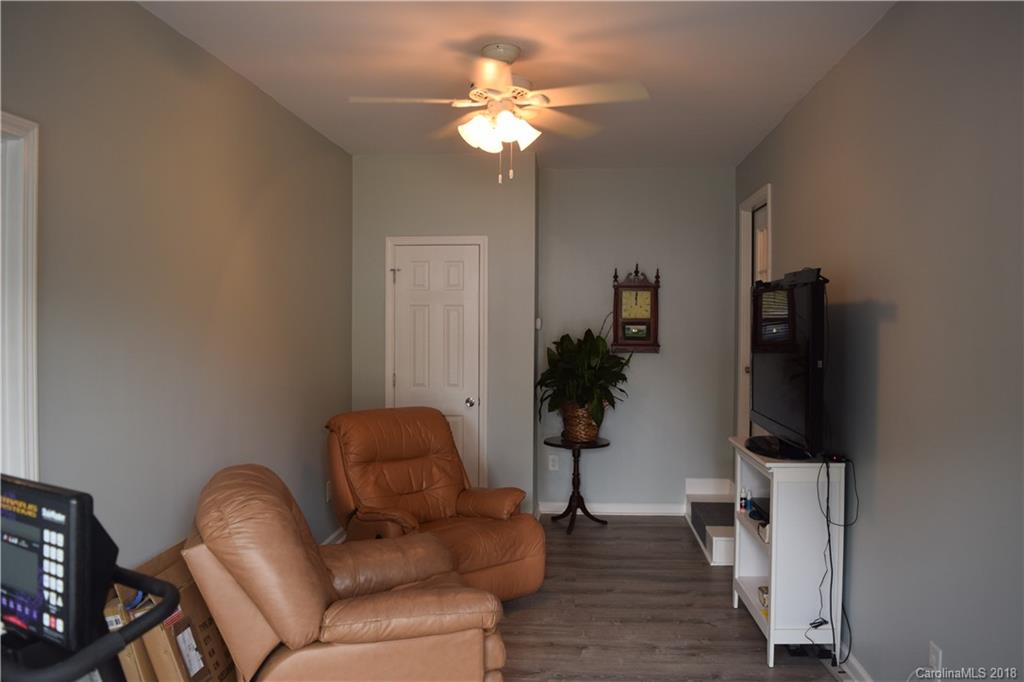 324 Kimmswick Road Charlotte, NC 28214 - Photo 12 of 23 Gallery Image 12