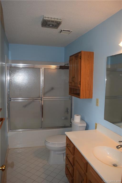 324 Kimmswick Road Charlotte, NC 28214 - Photo 15 of 23 Gallery Image 15