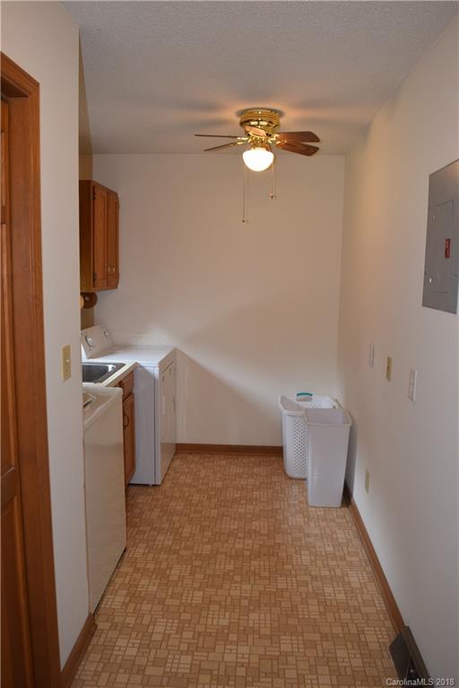 324 Kimmswick Road Charlotte, NC 28214 - Photo 8 of 23 Gallery Image 8