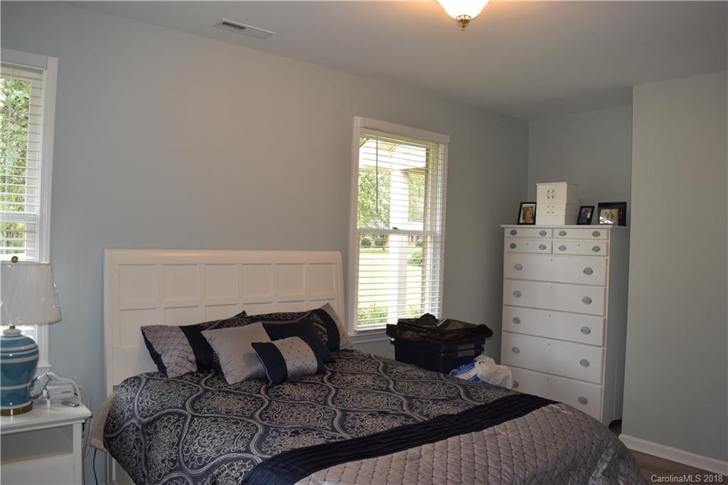 324 Kimmswick Road Charlotte, NC 28214 - Photo 10 of 23 Gallery Image 10