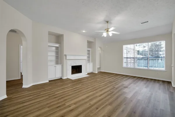 $2,600 | 59 Hidden Meadow Drive, The Woodlands, TX 77382