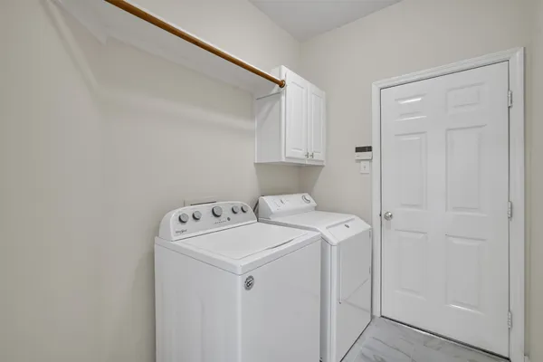 $2,600 | 59 Hidden Meadow Drive, The Woodlands, TX 77382