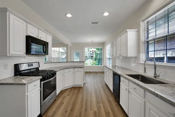 $2,600 | 59 Hidden Meadow Drive, The Woodlands, TX 77382