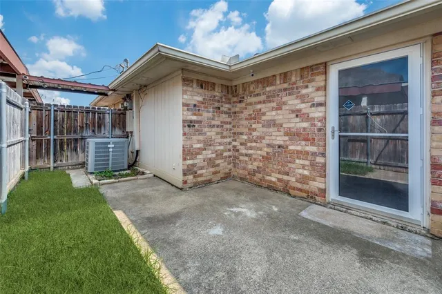 $1,800 | 6913 Sierra Drive, North Richland Hills, TX 76180