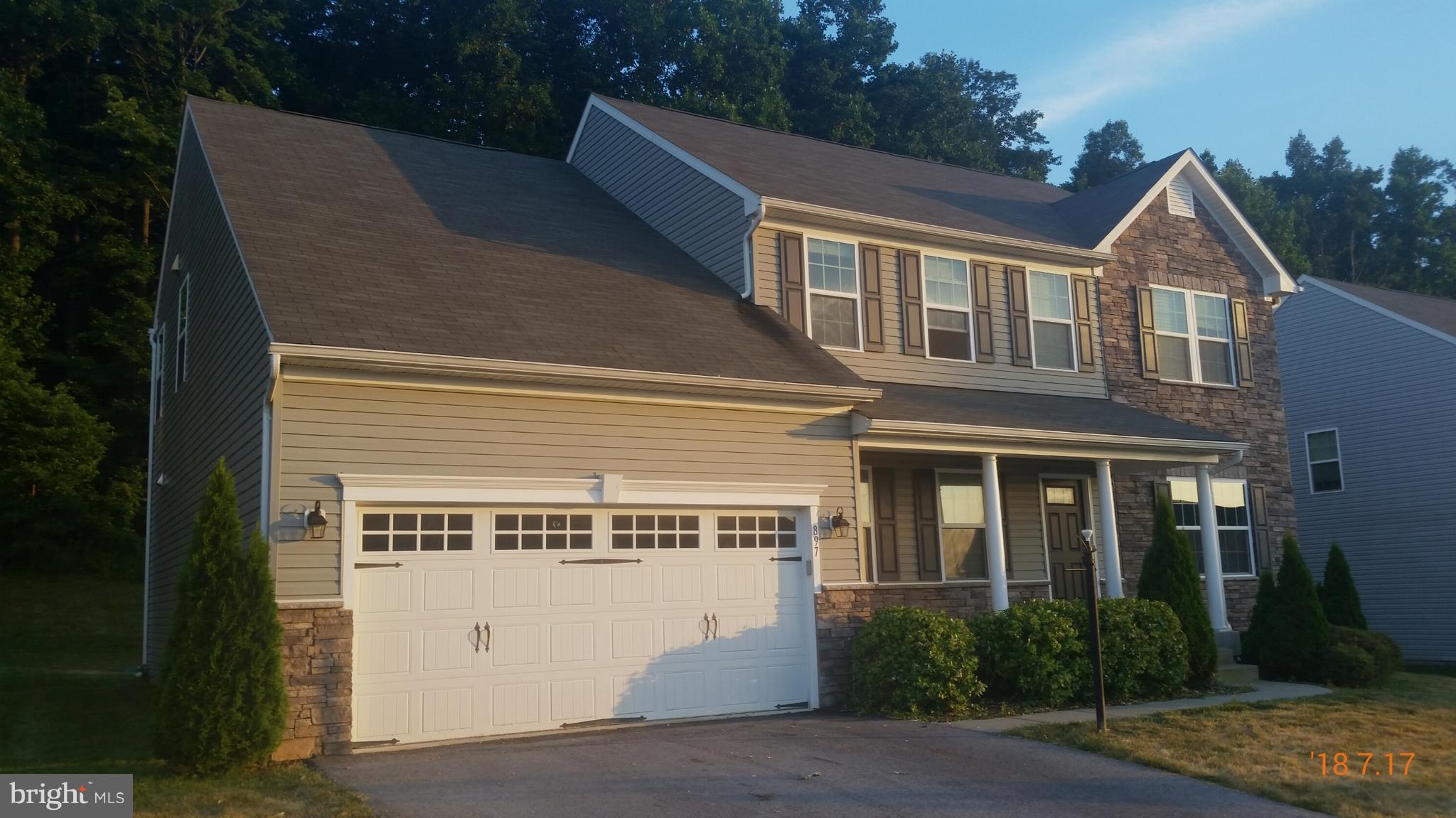 897 Countryside Road Seven Valleys, PA 17360 - Photo 2 of 19 Exterior (Front)