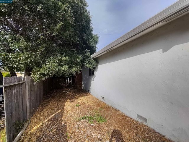 $789,000 | 1665 Center Road, Novato, CA 94947