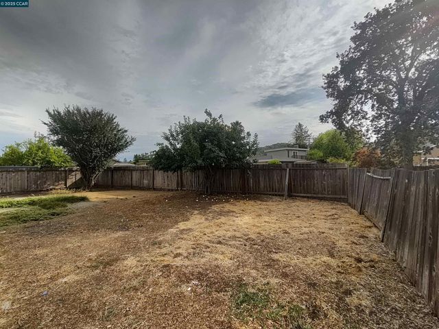 $789,000 | 1665 Center Road, Novato, CA 94947
