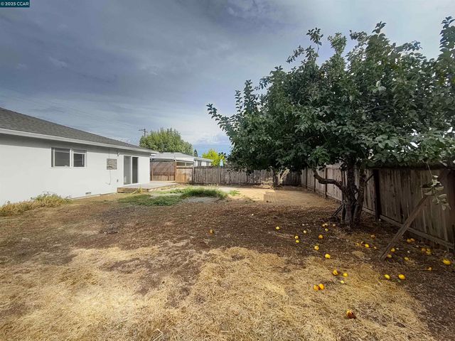 $789,000 | 1665 Center Road, Novato, CA 94947