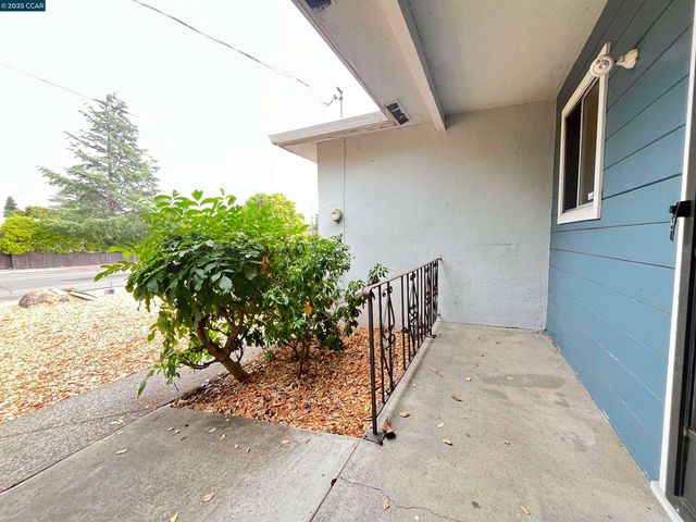 $789,000 | 1665 Center Road, Novato, CA 94947