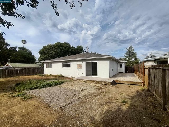 $789,000 | 1665 Center Road, Novato, CA 94947