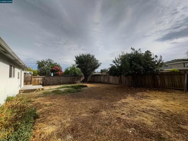 $789,000 | 1665 Center Road, Novato, CA 94947