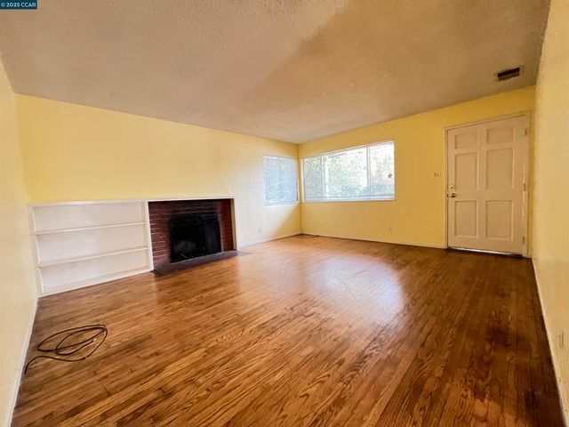 $789,000 | 1665 Center Road, Novato, CA 94947