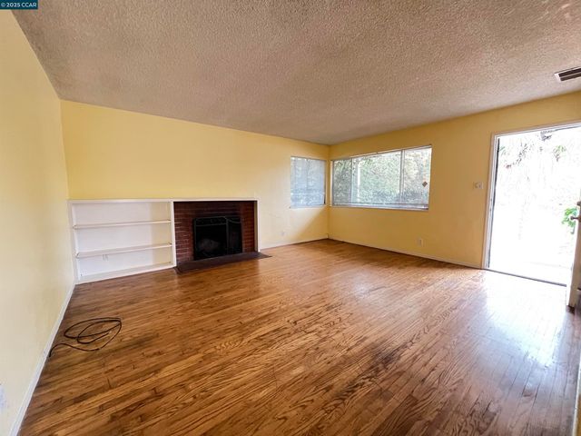 $789,000 | 1665 Center Road, Novato, CA 94947