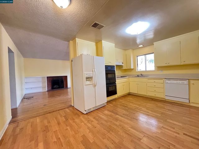 $789,000 | 1665 Center Road, Novato, CA 94947