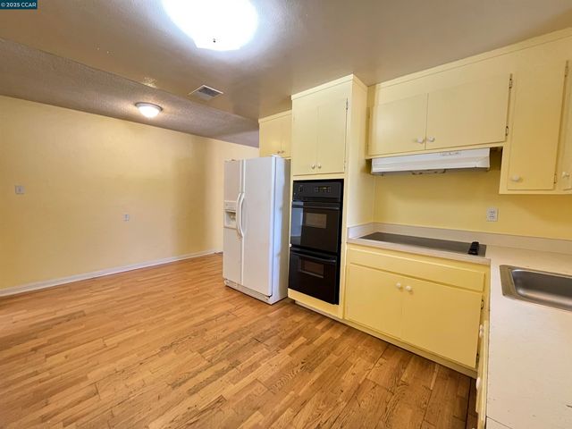 $789,000 | 1665 Center Road, Novato, CA 94947