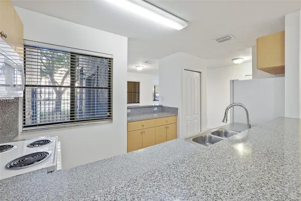 $2,550 | 22721 Southwest 88th Place, Unit 1019, Cutler Bay, FL 33190