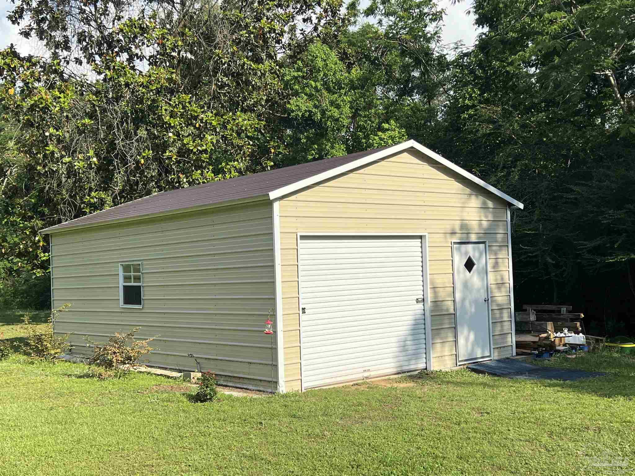 551 Earl Gene Road Cantonment, FL 32533 - Photo 4 of 24 Gallery Image 4