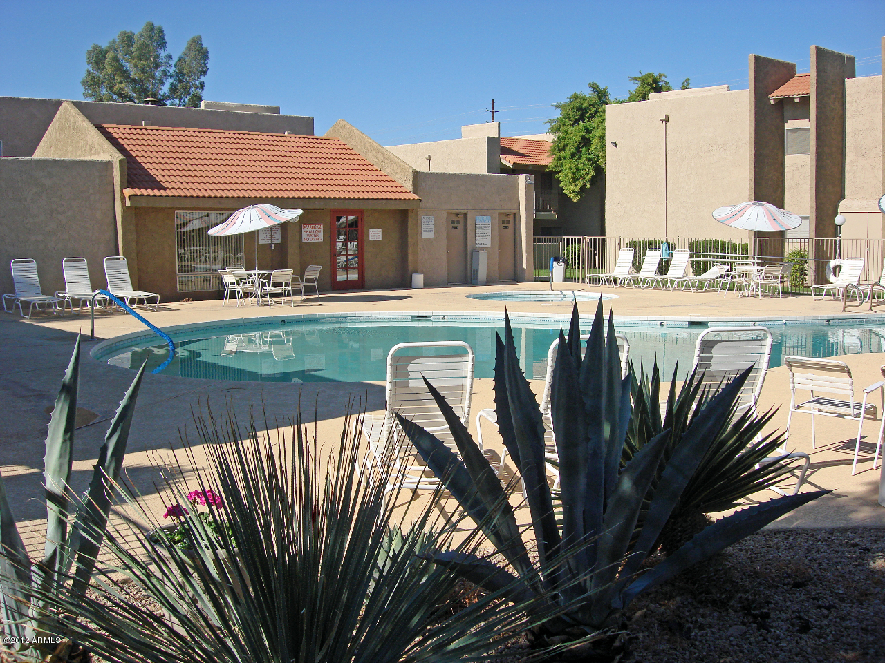 5525 East Thomas Road, Unit J4 Phoenix, AZ 85018 - Photo 1 of 36 Community Pool