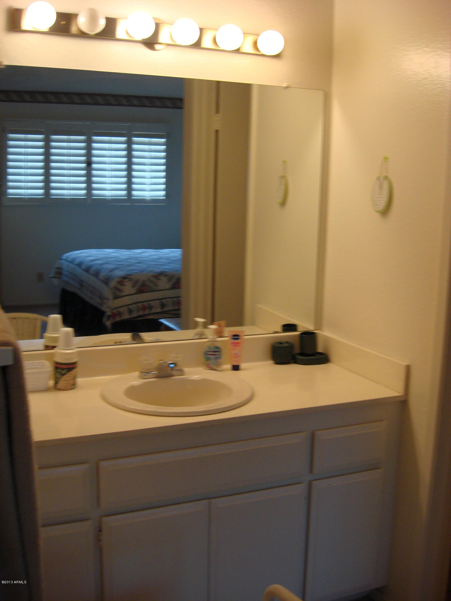 5525 East Thomas Road, Unit J4 Phoenix, AZ 85018 - Photo 16 of 36 Master Bathroom