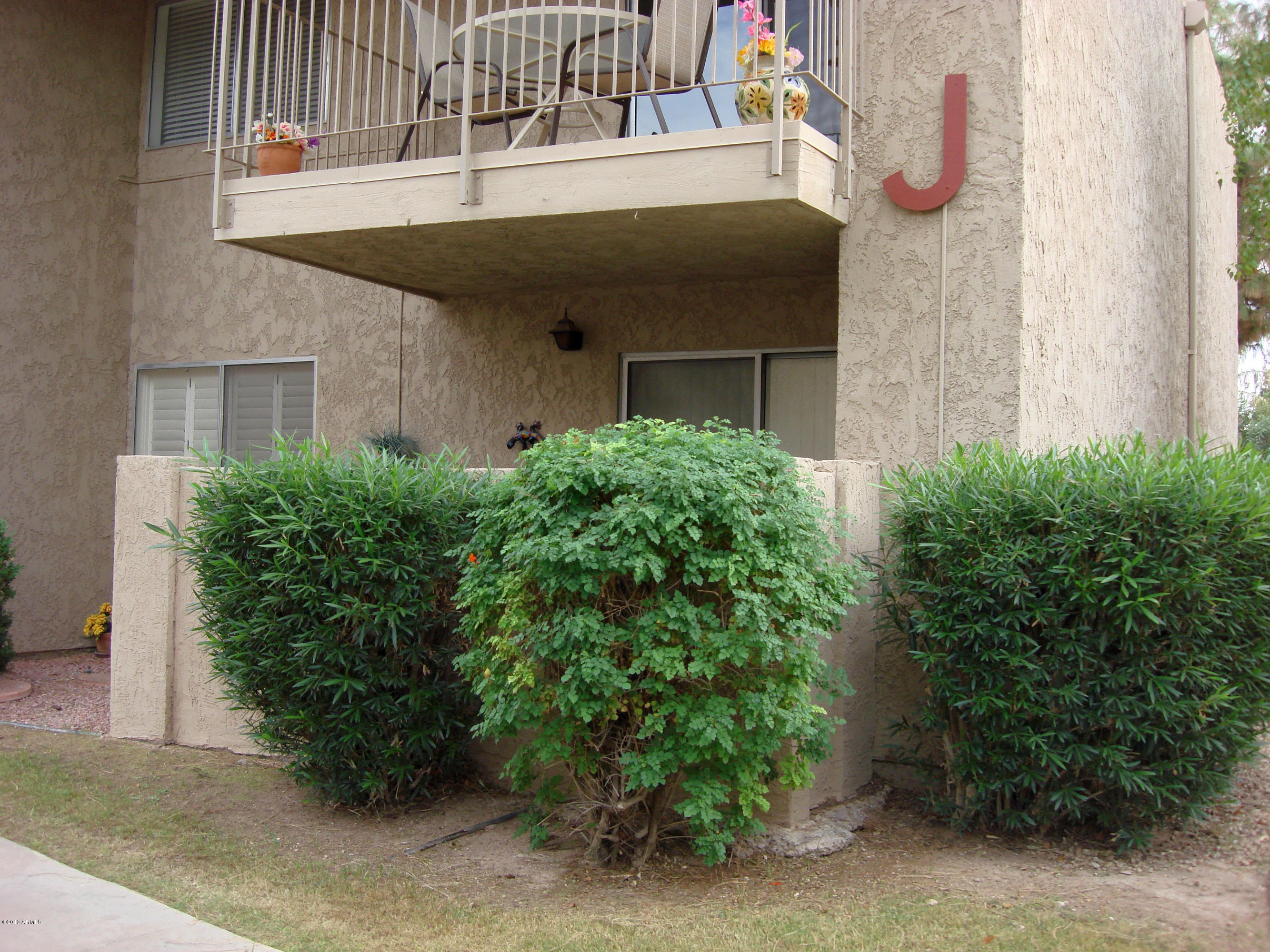 5525 East Thomas Road, Unit J4 Phoenix, AZ 85018 - Photo 2 of 36 Front View