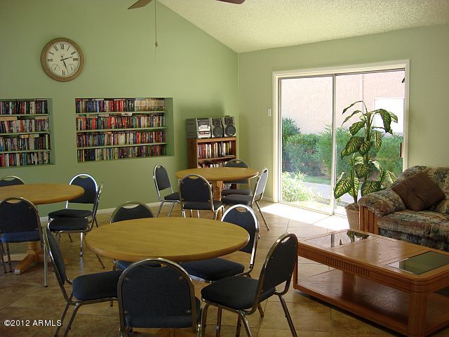 5525 East Thomas Road, Unit J4 Phoenix, AZ 85018 - Photo 26 of 36 Clubhouse