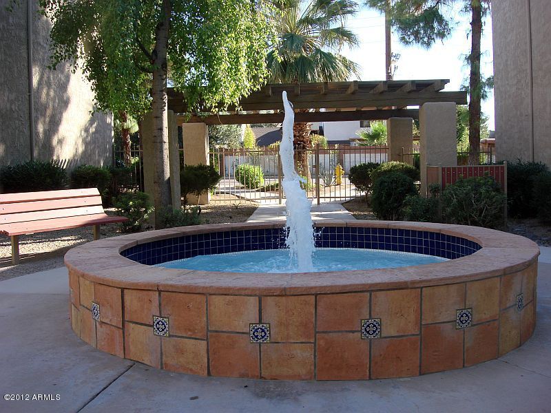 5525 East Thomas Road, Unit J4 Phoenix, AZ 85018 - Photo 36 of 36 Fountain