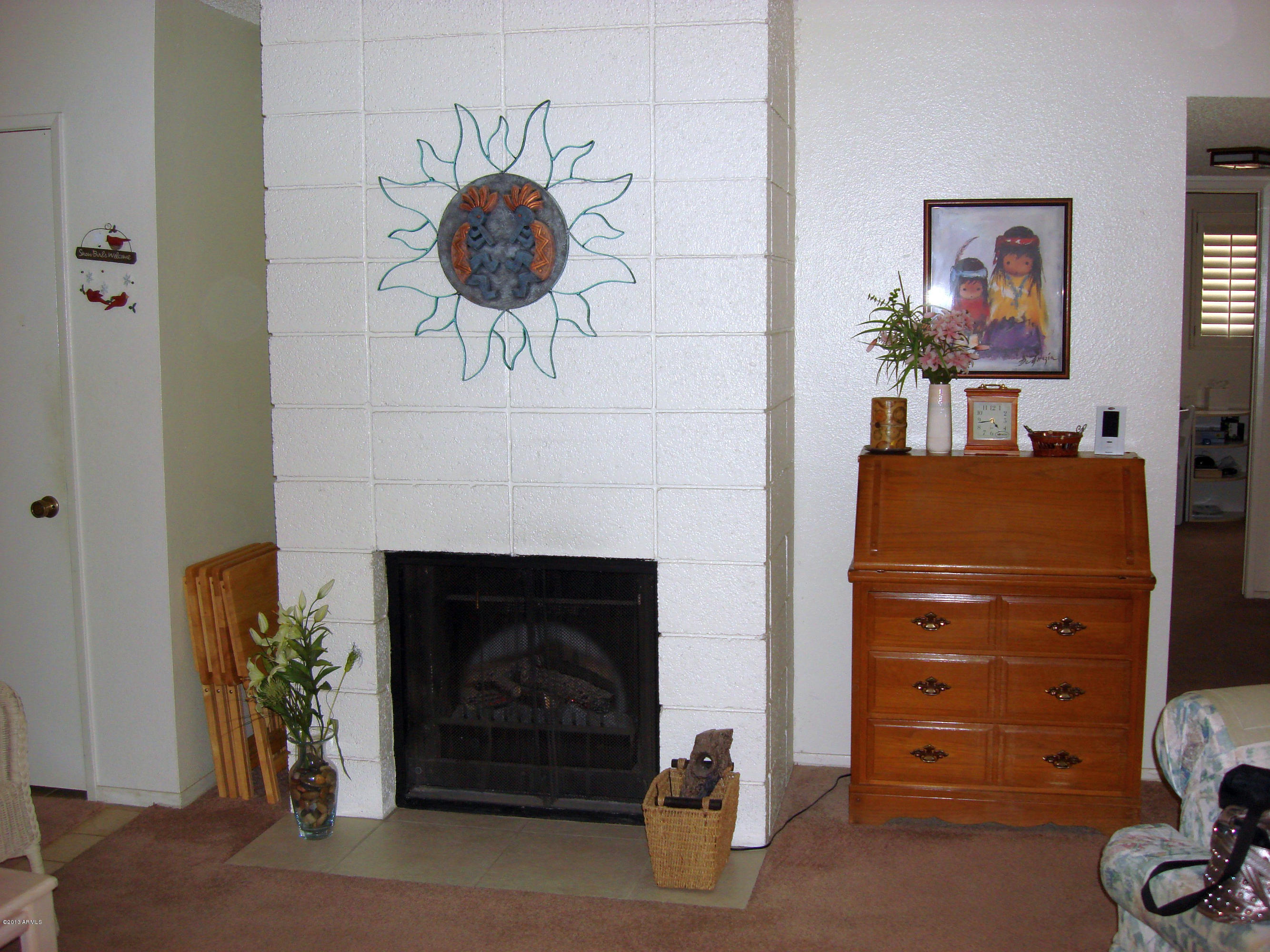5525 East Thomas Road, Unit J4 Phoenix, AZ 85018 - Photo 6 of 36 Living Room
