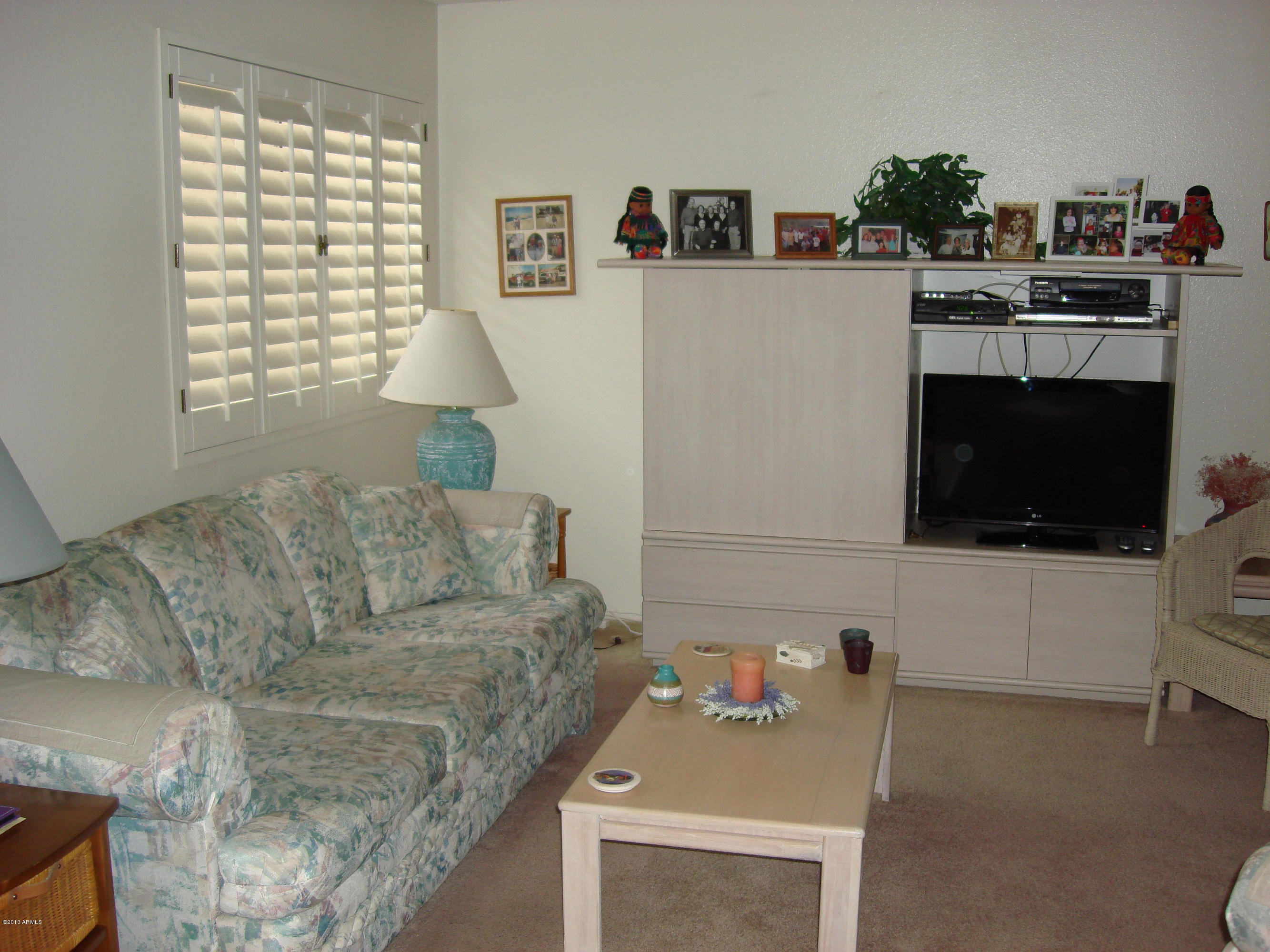 5525 East Thomas Road, Unit J4 Phoenix, AZ 85018 - Photo 7 of 36 Living Room