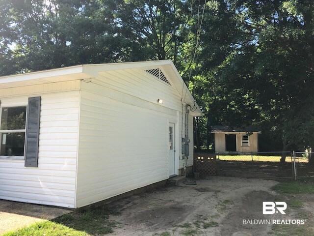 204 Mango Street Bay Minette, AL 36507 - Photo 2 of 3