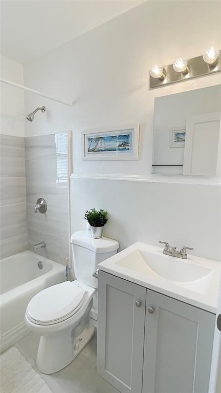 342 Southwest 2nd Avenue Dania Beach, FL 33004 - Photo 24 of 27 a bathroom with a sink a toilet and shower