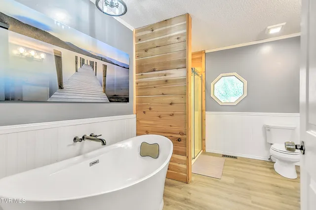 $899,000 | 476 Sportsman Dock Road, Piney Flats, TN 37686