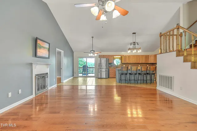 $899,000 | 476 Sportsman Dock Road, Piney Flats, TN 37686