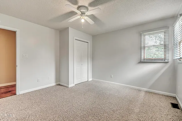 $899,000 | 476 Sportsman Dock Road, Piney Flats, TN 37686